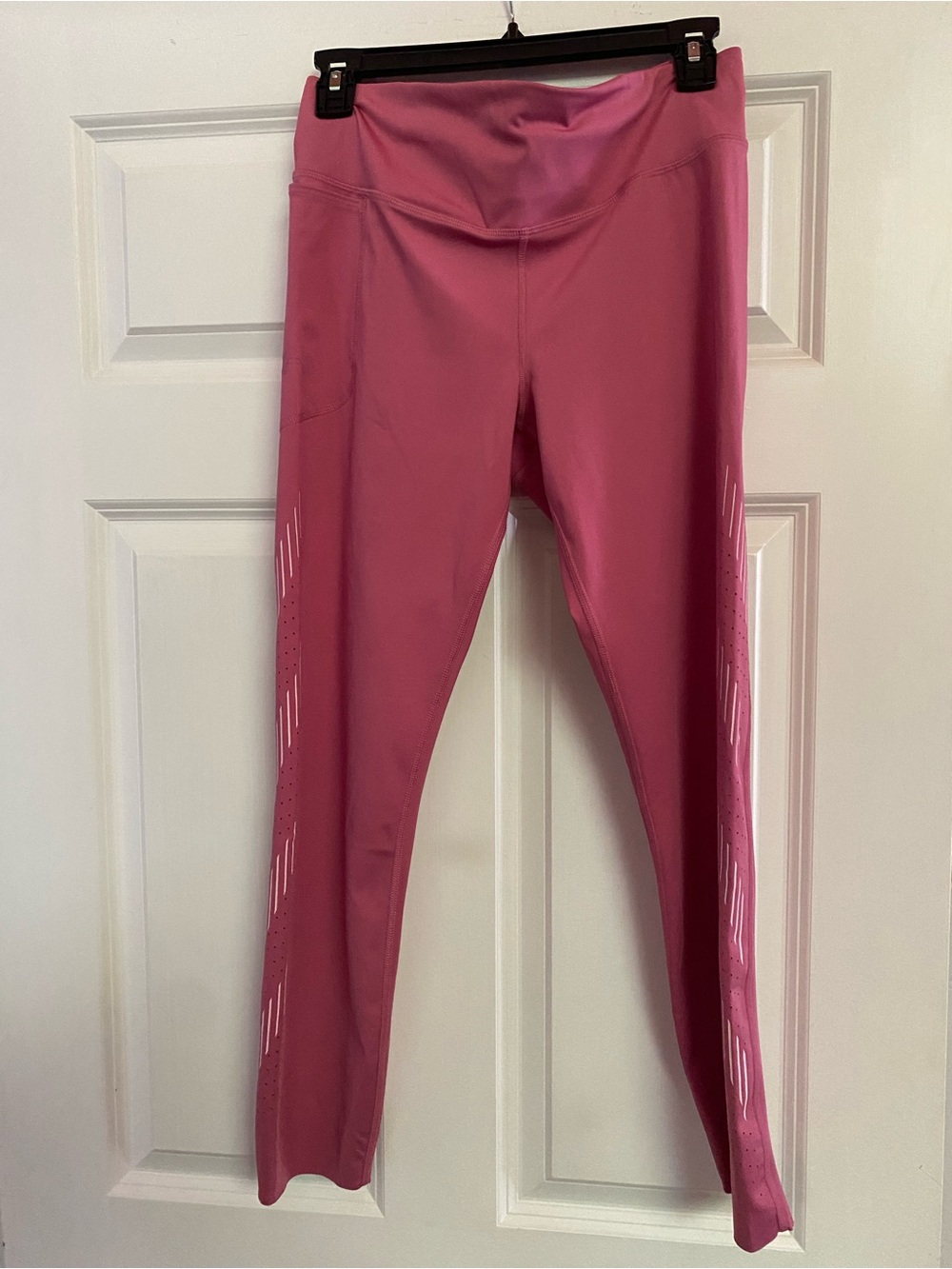 Under Armor Womens LG Pink Leggings with Reflective Side Stripes